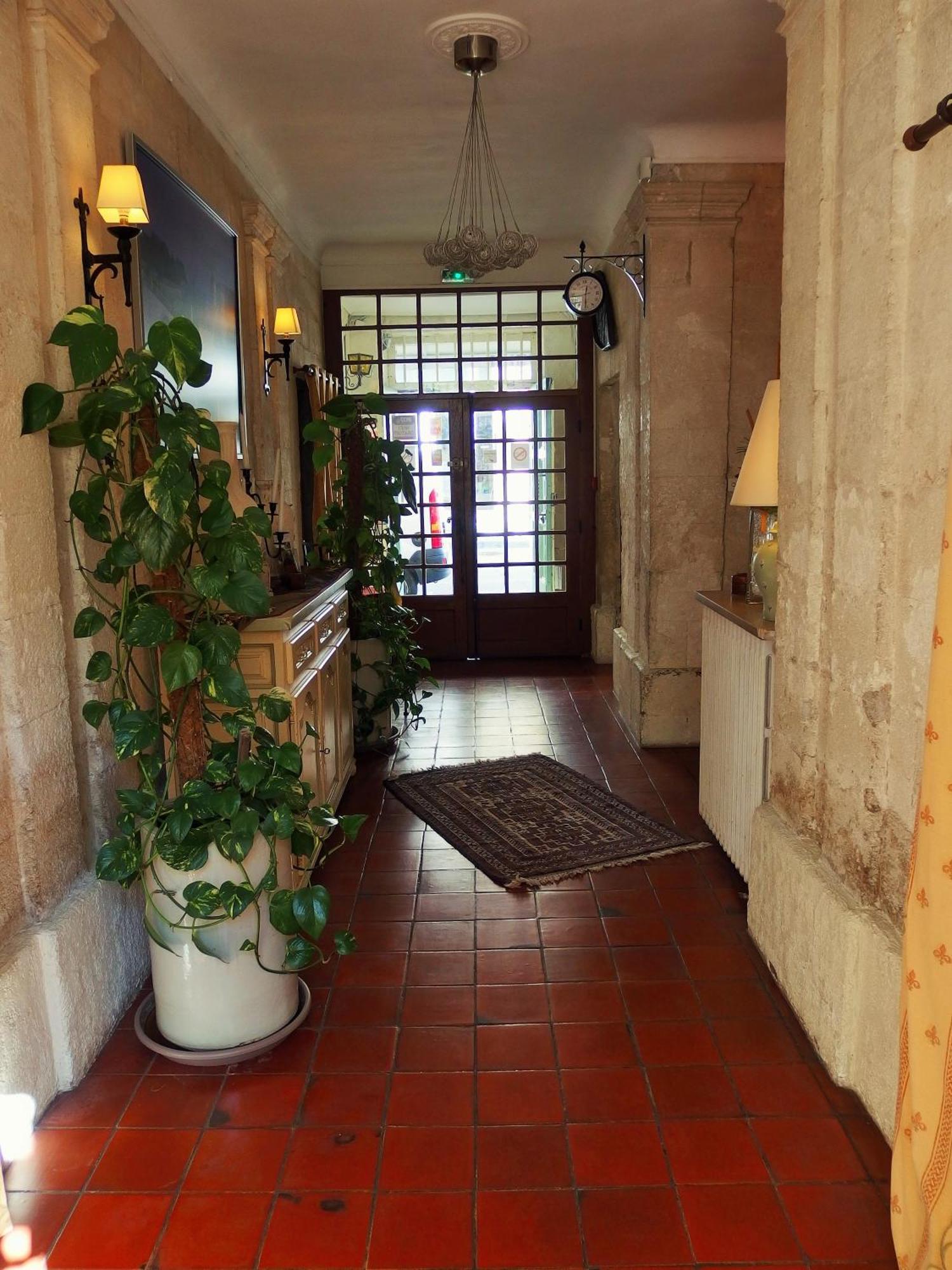 Au Saint Roch - Hotel Et Jardin Avignon Eksteriør bilde
