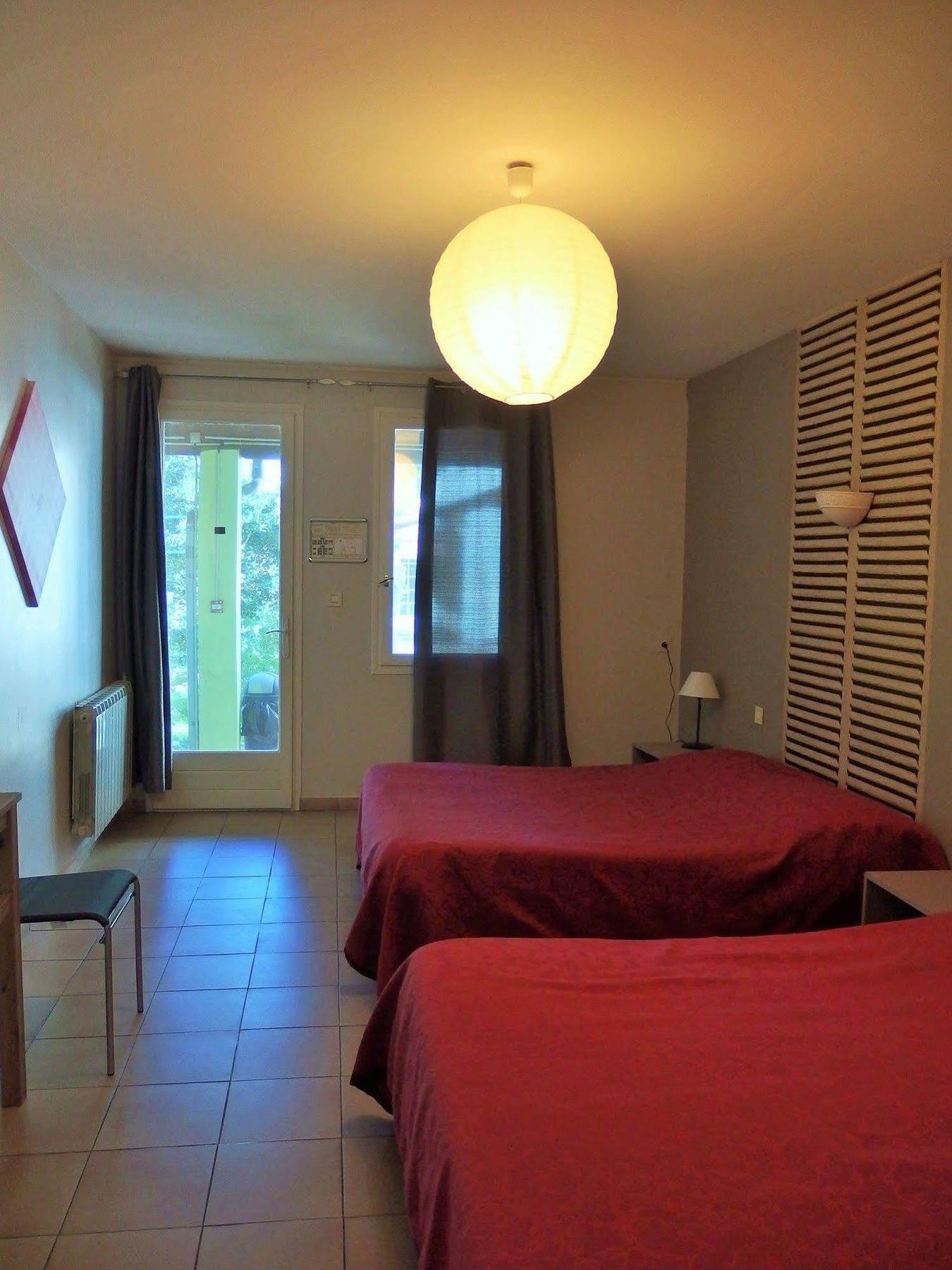 Au Saint Roch - Hotel Et Jardin Avignon Eksteriør bilde