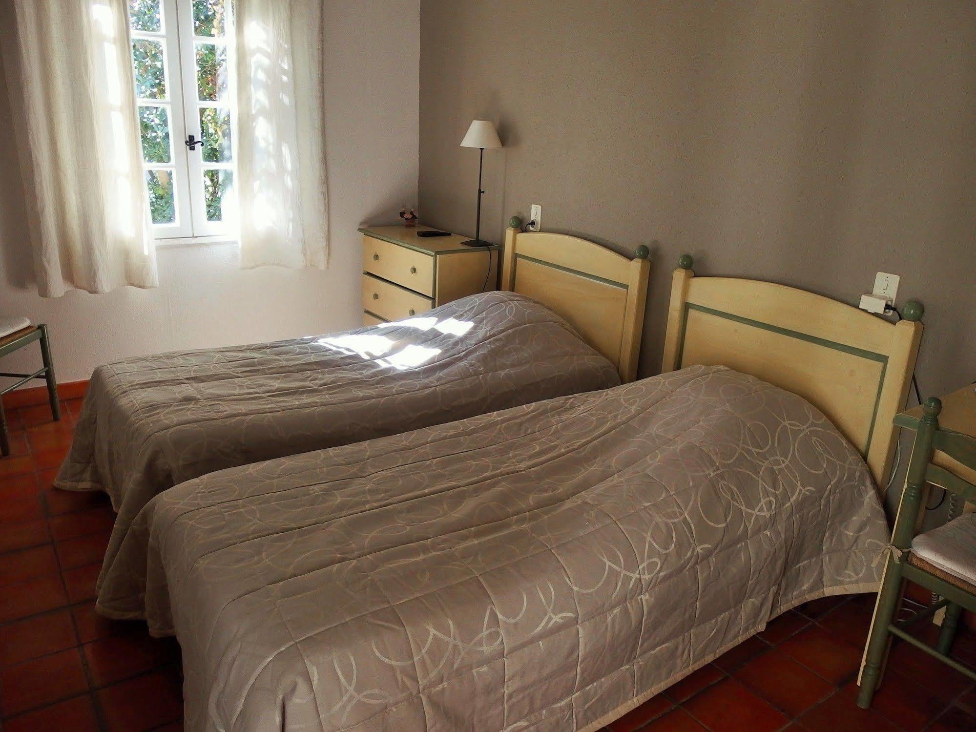 Au Saint Roch - Hotel Et Jardin Avignon Eksteriør bilde